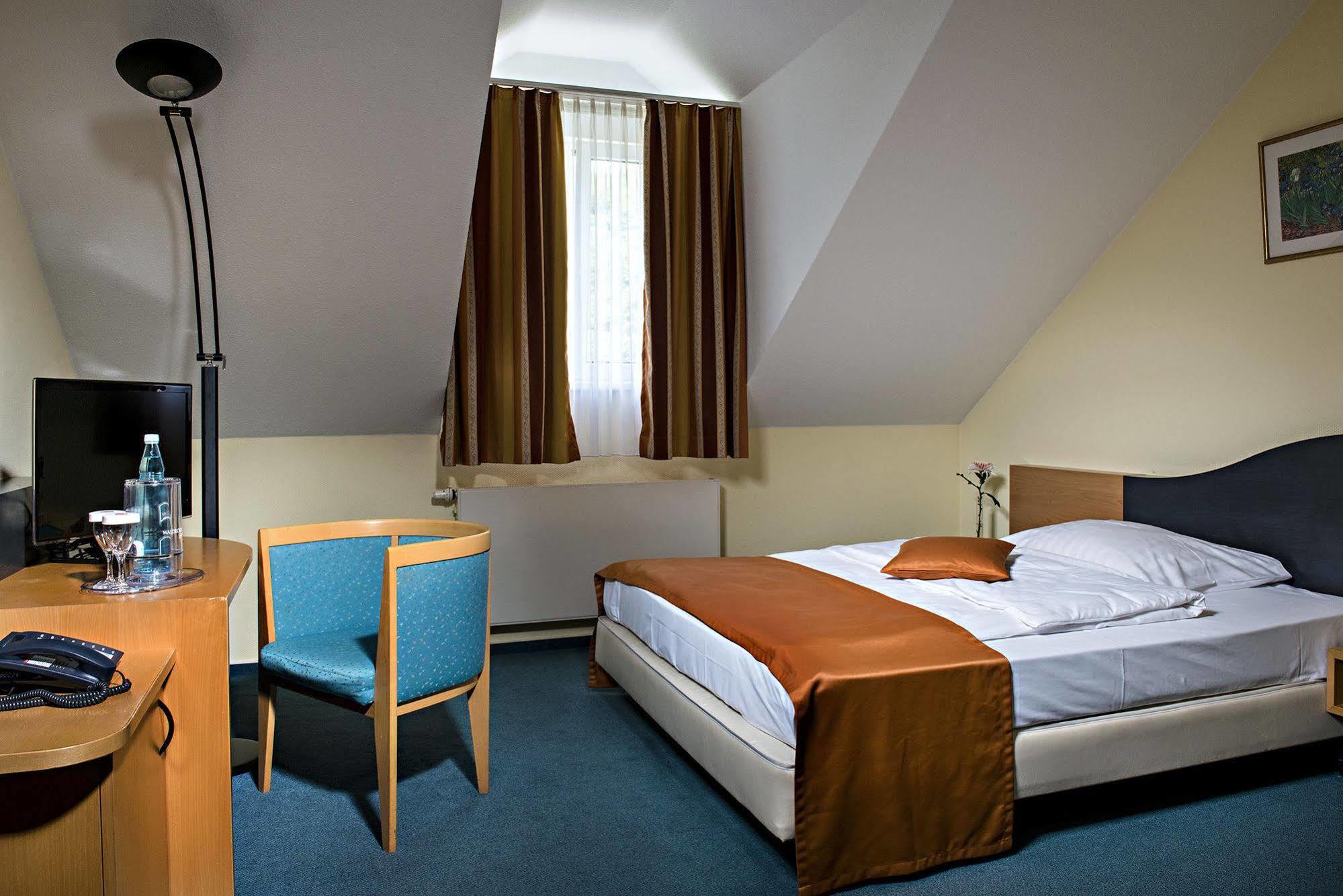 H+ Hotel Erfurt Esterno foto